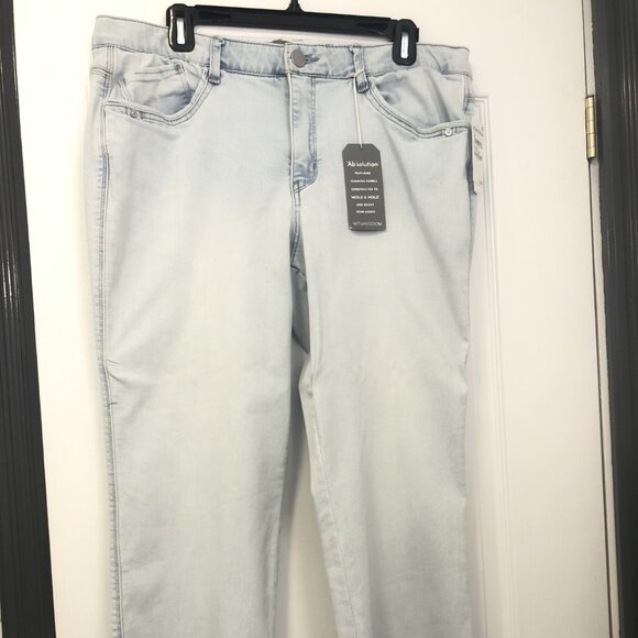 Wit and Wisdom Denim Jeans - Picture 4 of 4